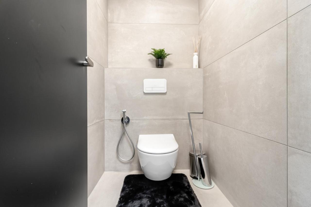 Luxury Penthouse Prague Lägenhet Exteriör bild