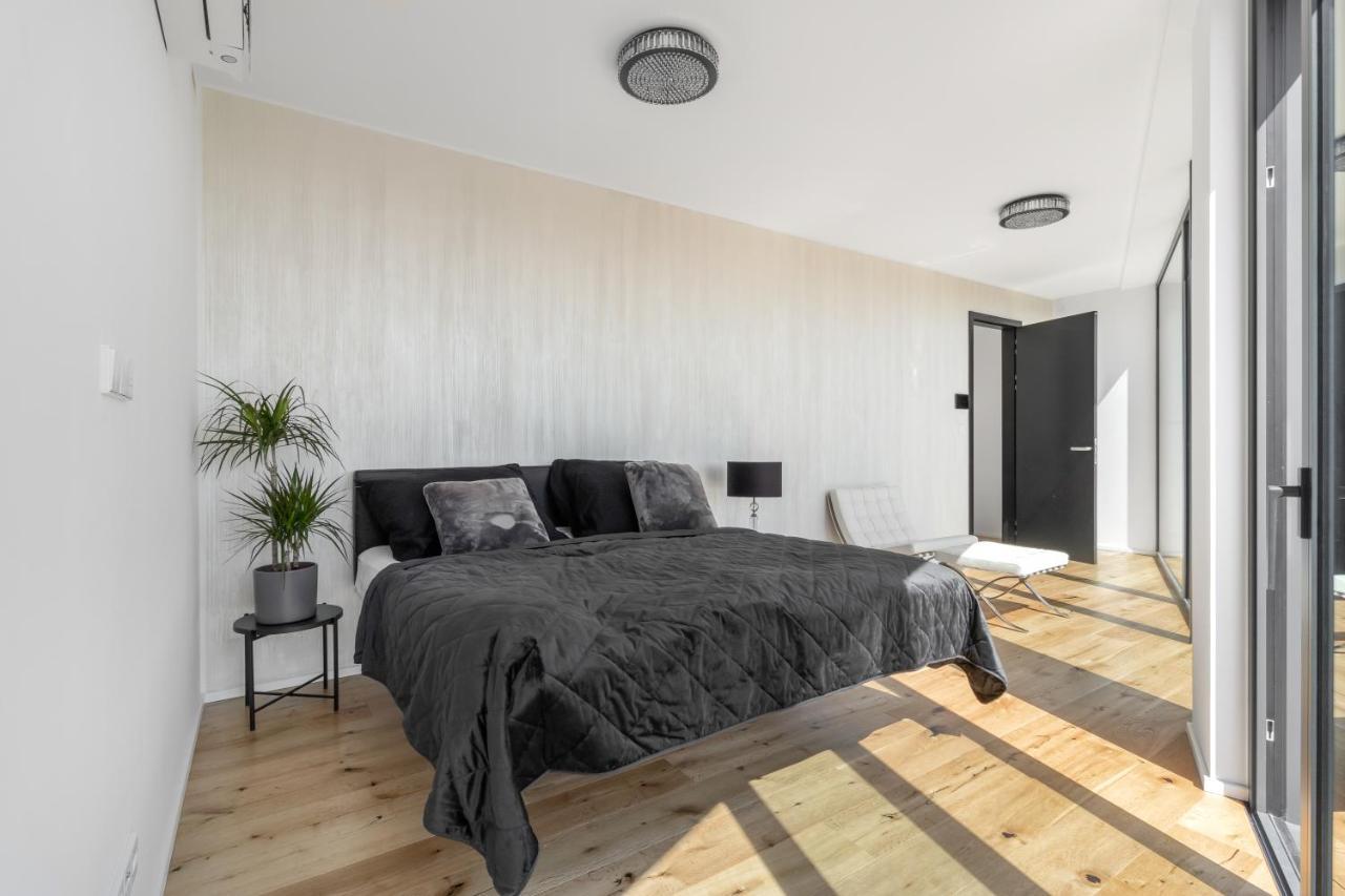 Luxury Penthouse Prague Lägenhet Exteriör bild