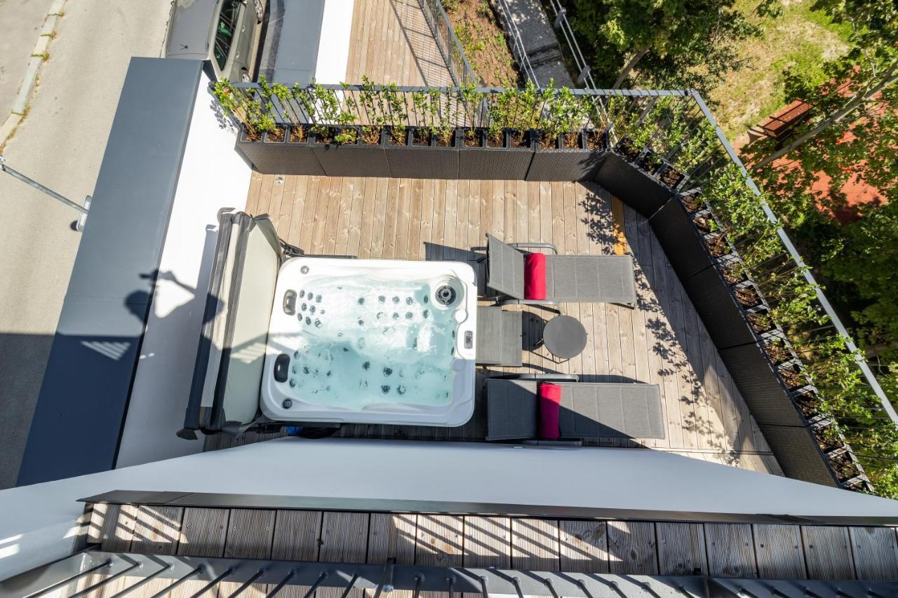 Luxury Penthouse Prague Lägenhet Exteriör bild